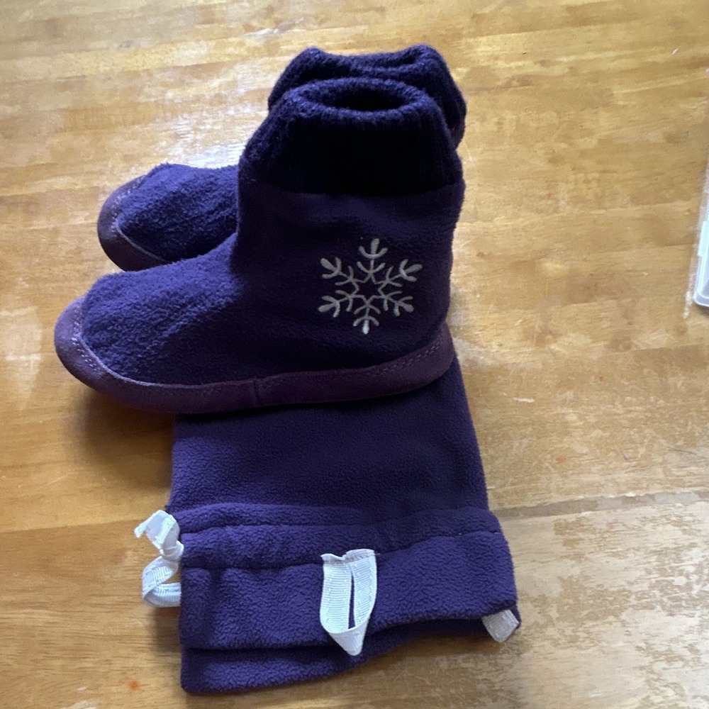 Lands' End Girls Bootie Slippers US 13 Purple Fleece Snowflake Embroidered